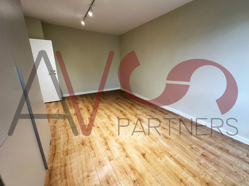 Продава  3-стаен град София , Редута , 105 кв.м | 15402025 - изображение [3]