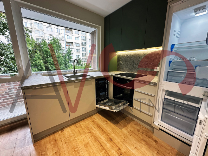 Продава  3-стаен град София , Редута , 105 кв.м | 15402025 - изображение [2]