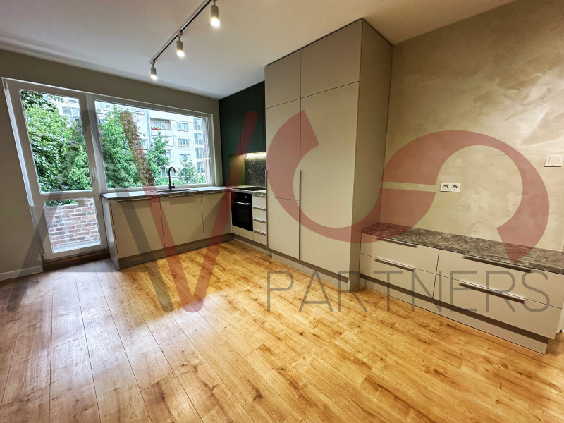 Продава  3-стаен град София , Редута , 105 кв.м | 15402025