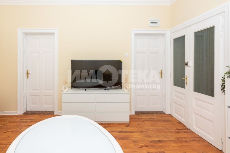 Продава ЕТАЖ ОТ КЪЩА, гр. Пловдив, Център, снимка 14 - Етаж от къща - 53150528