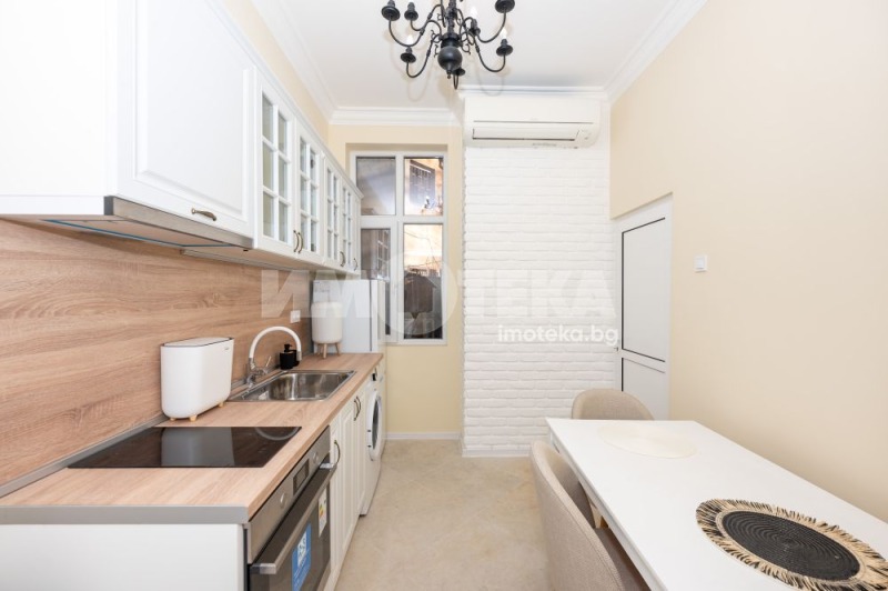 Продава ЕТАЖ ОТ КЪЩА, гр. Пловдив, Център, снимка 6 - Етаж от къща - 53150528