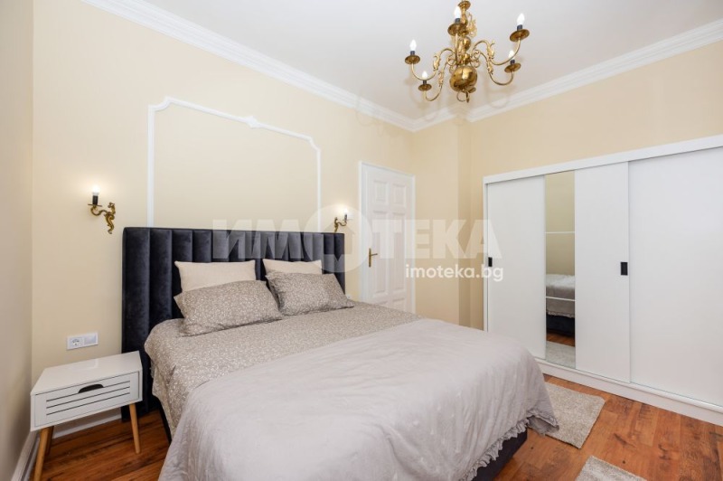 Продава ЕТАЖ ОТ КЪЩА, гр. Пловдив, Център, снимка 4 - Етаж от къща - 53150528