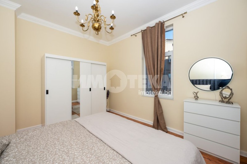 Продава ЕТАЖ ОТ КЪЩА, гр. Пловдив, Център, снимка 13 - Етаж от къща - 53150528