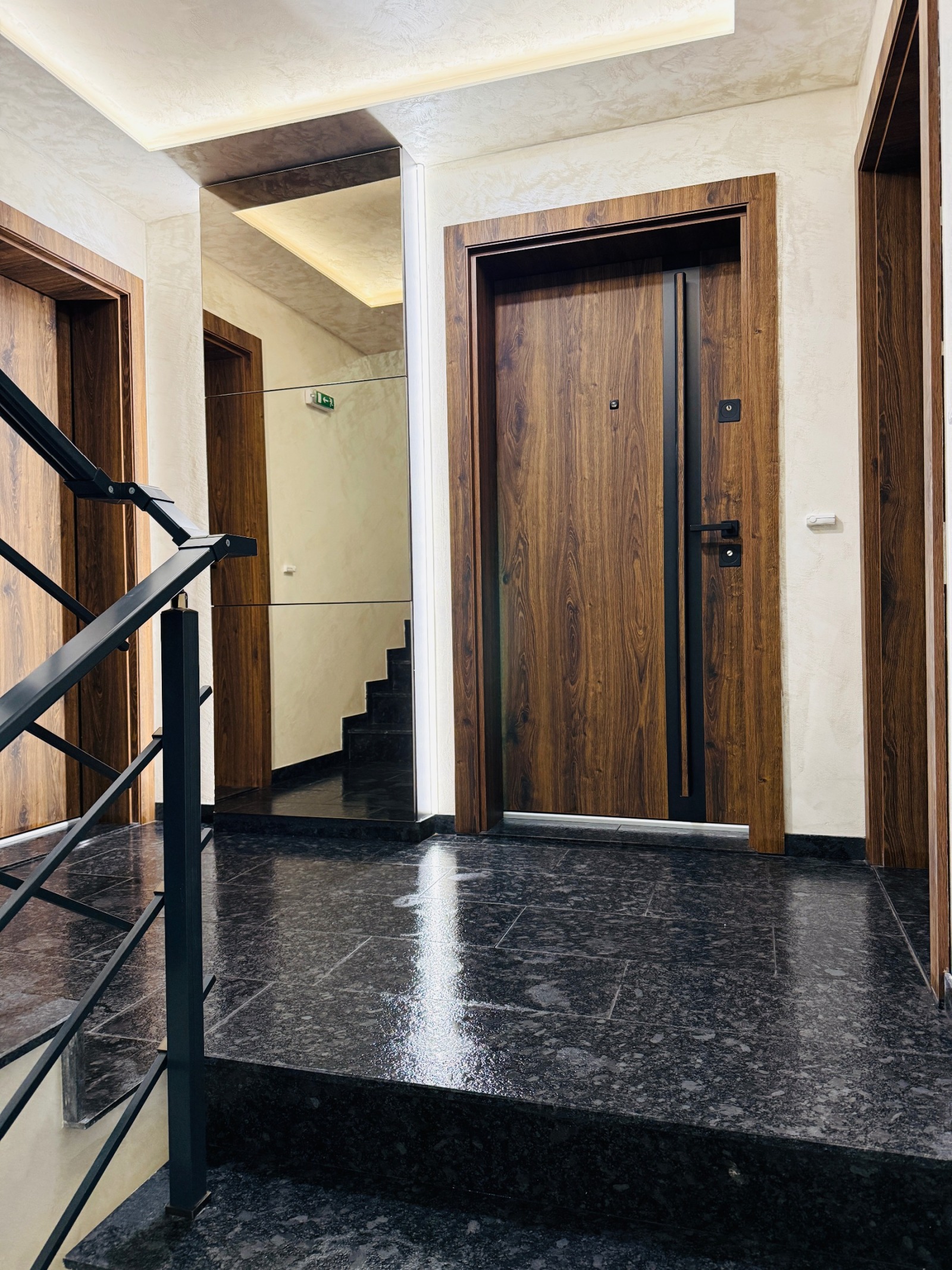 Продава 2-СТАЕН, гр. Перник, Център, снимка 2 - Апартаменти - 52504006