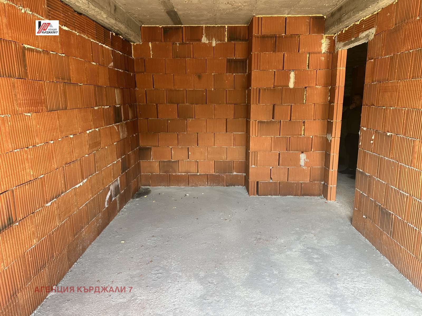 Продава 3-СТАЕН, гр. Кърджали, Възрожденци, снимка 2 - Апартаменти - 54292088