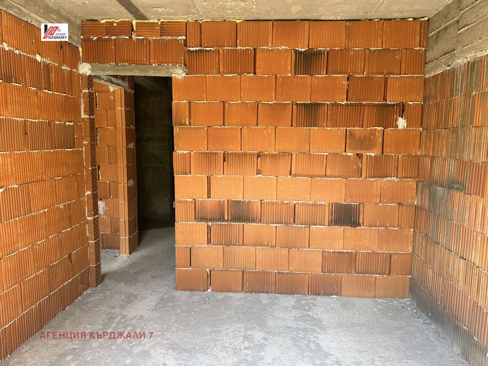 Продава 3-СТАЕН, гр. Кърджали, Възрожденци, снимка 9 - Апартаменти - 54292088