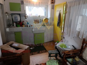 Hus m-t Alen mak, Varna 8