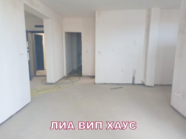 Продава  3-стаен град Пазарджик , Устрем , 117 кв.м | 67422593 - изображение [2]