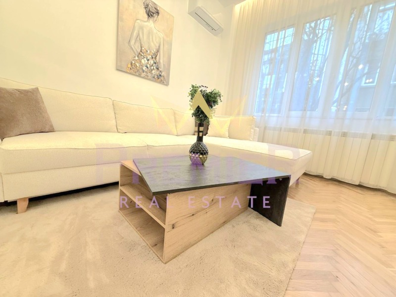 Продава 3-СТАЕН, гр. София, Център, снимка 2 - Апартаменти - 53105412