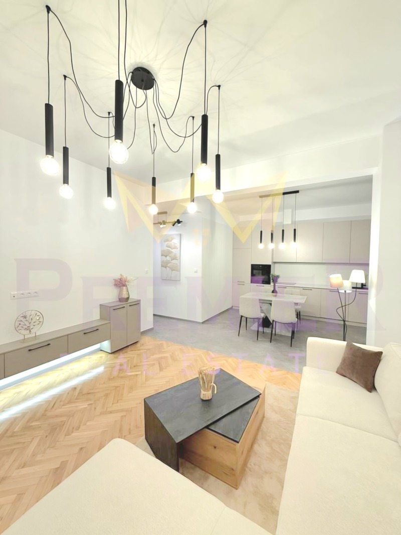 Продава 3-СТАЕН, гр. София, Център, снимка 3 - Апартаменти - 53105412