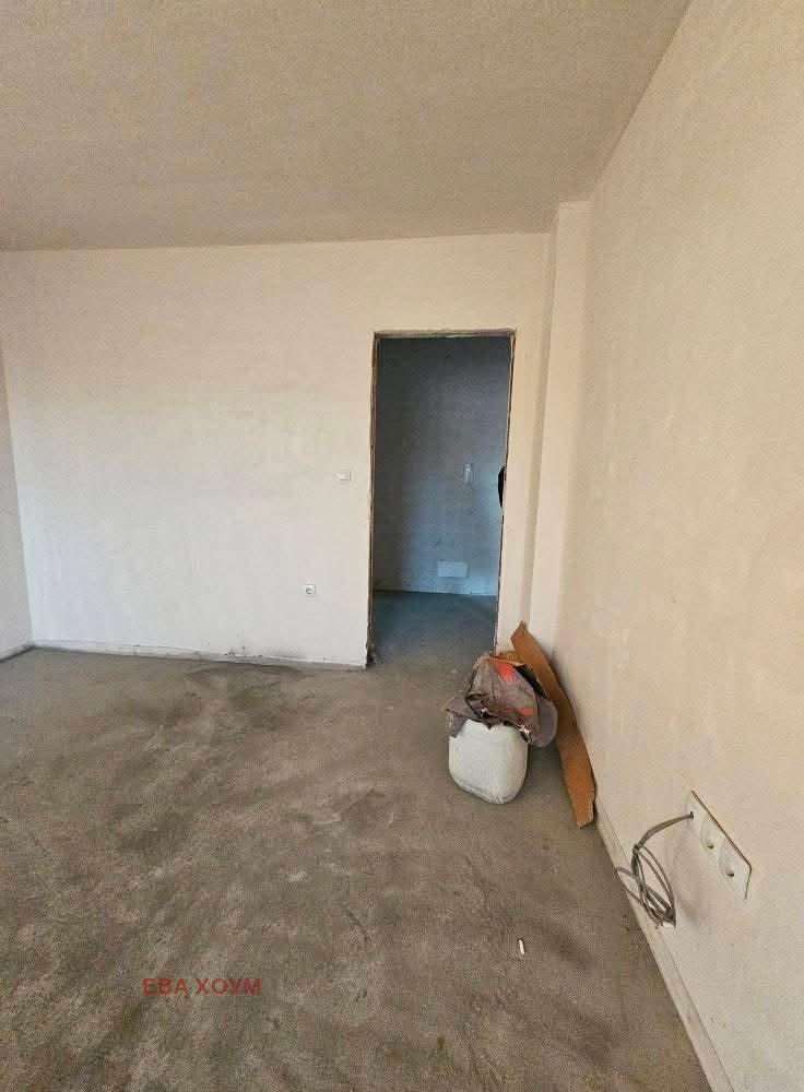 Продава 3-СТАЕН, гр. Пловдив, Остромила, снимка 2 - Апартаменти - 53799945