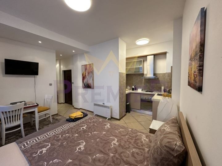 Продава 4-СТАЕН, гр. София, Център, снимка 2 - Апартаменти - 53041694