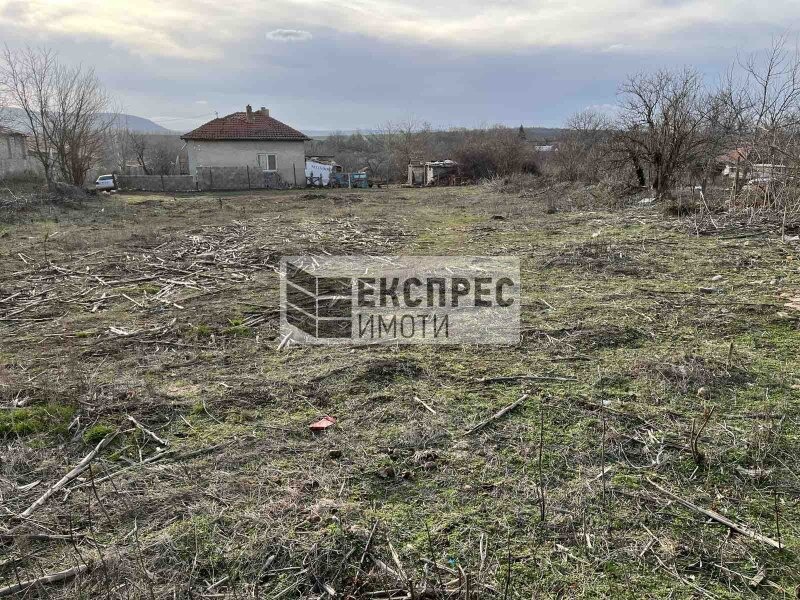 Продава ПАРЦЕЛ, с. Храброво, област Варна