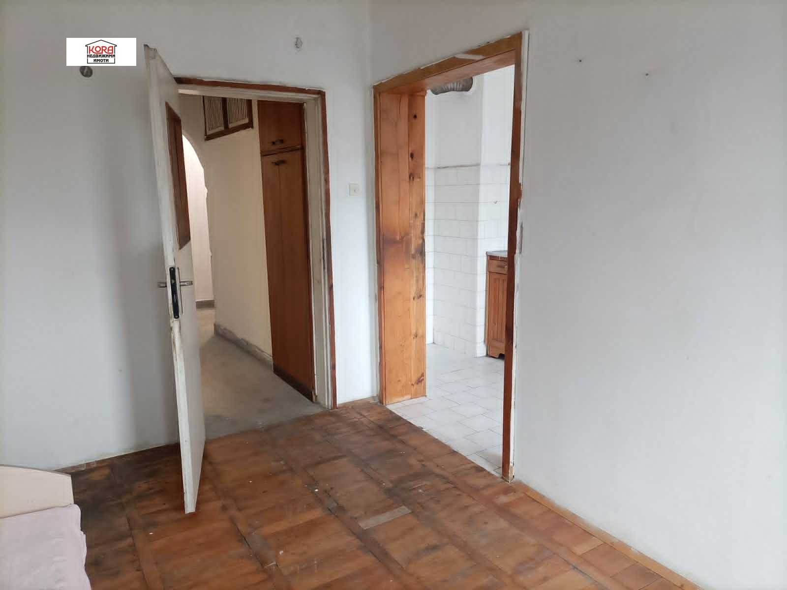 Продава 4-СТАЕН, гр. Плевен, Широк център, снимка 2 - Апартаменти - 54470072