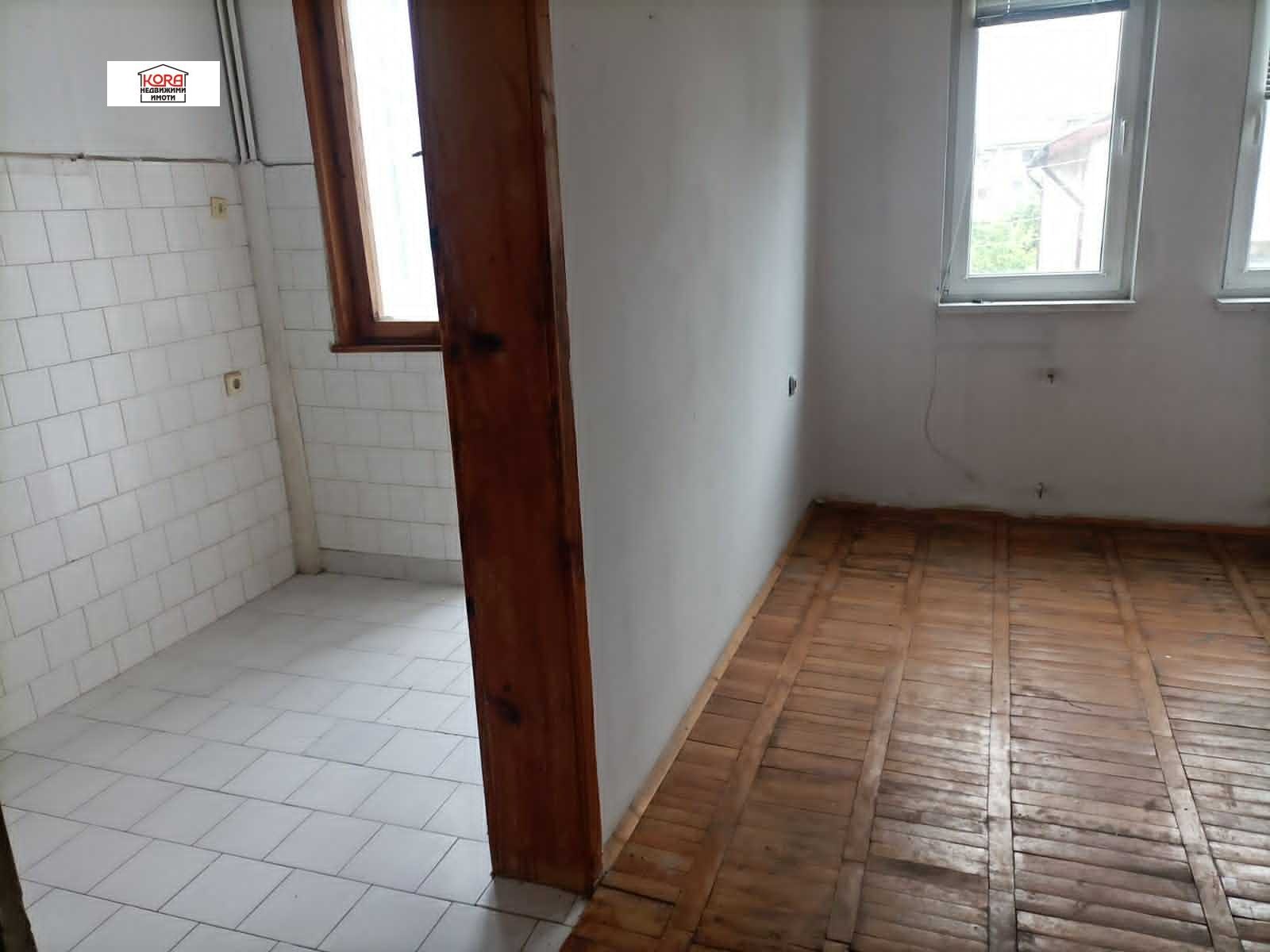 Продава 4-СТАЕН, гр. Плевен, Широк център, снимка 3 - Апартаменти - 54470072