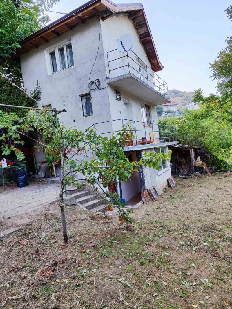 Продава КЪЩА в област Пловдив, с. Руен - 950 кв.м / 135 000 € » 264 037.05 лв.