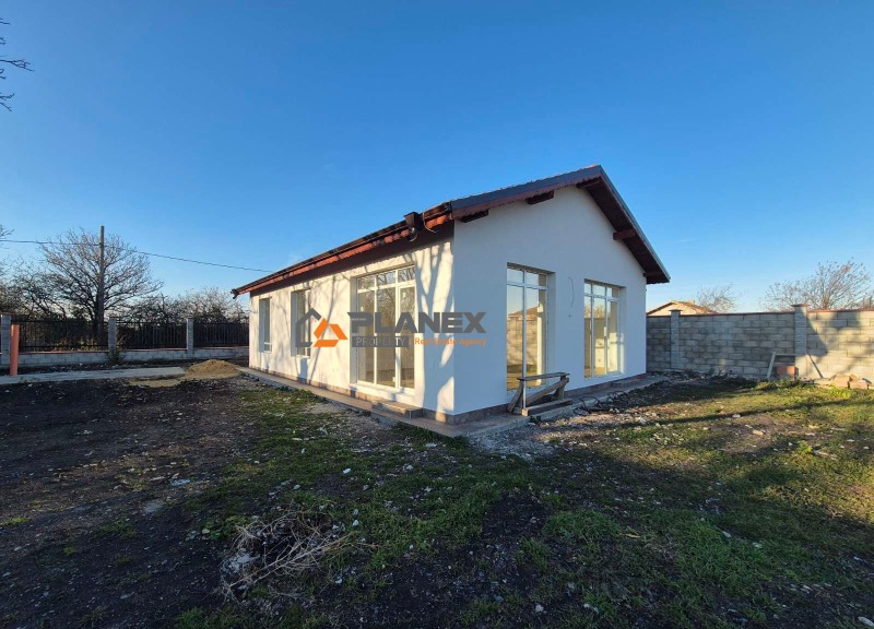 Na sprzedaż  Dom region Warny , Banowo , 100 mkw | 62944180 - obraz [2]