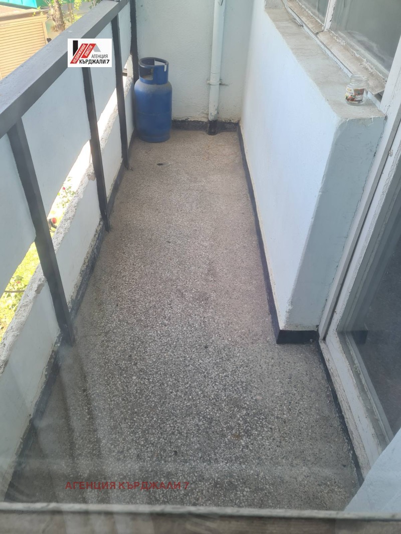 Продава 4-СТАЕН, гр. Кърджали, Център, снимка 13 - Апартаменти - 52371703