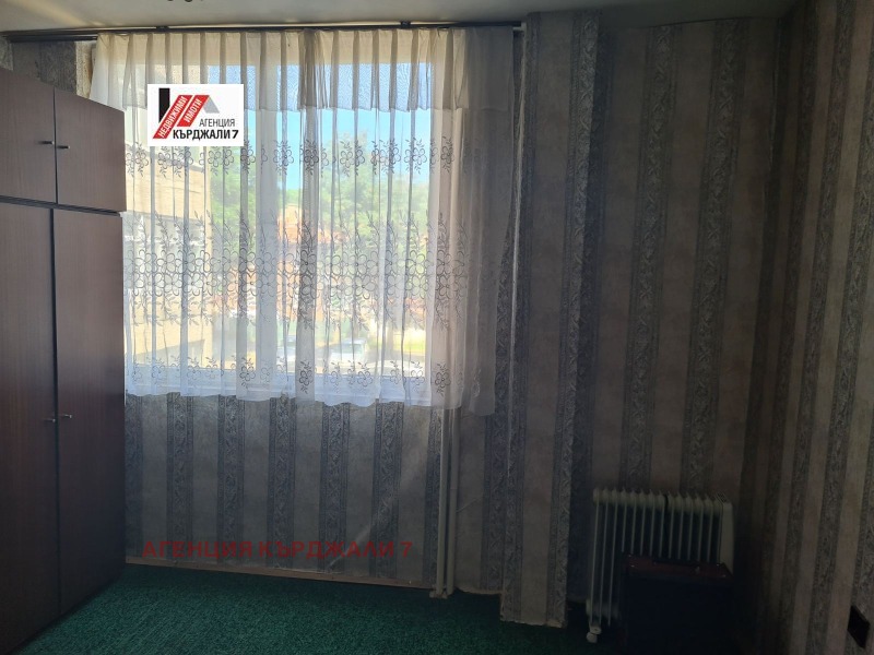 Продава 4-СТАЕН, гр. Кърджали, Център, снимка 7 - Апартаменти - 52371703