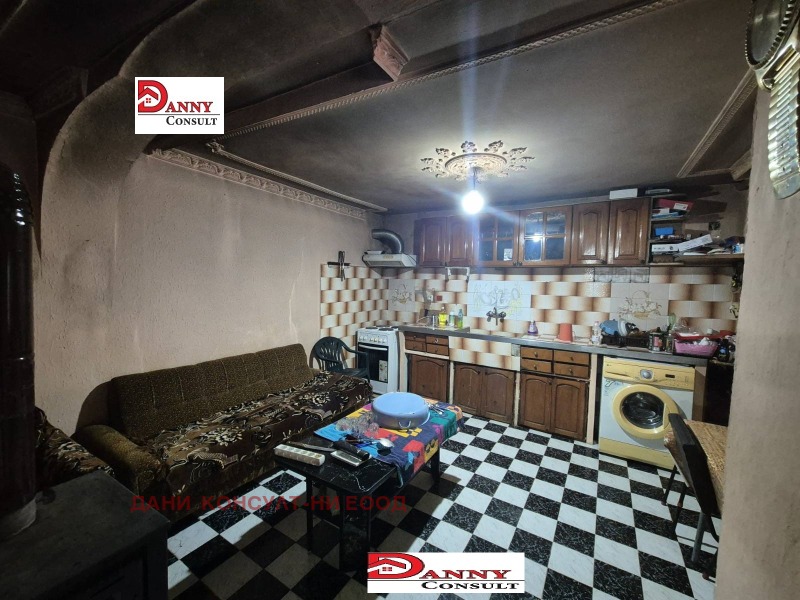 Продава КЪЩА, гр. Павликени, област Велико Търново, снимка 15 - Къщи - 52985664