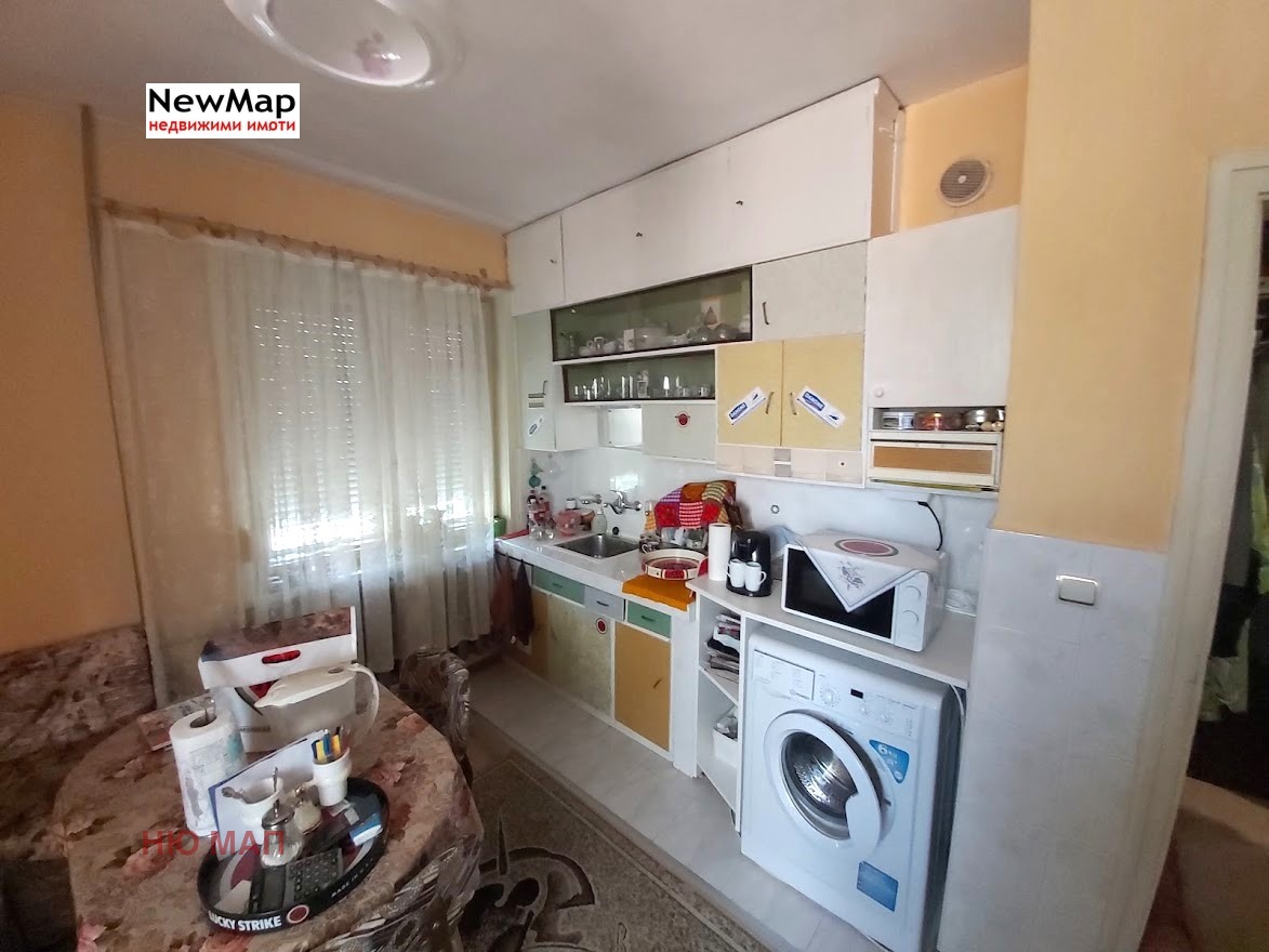 Продава ЕТАЖ ОТ КЪЩА, гр. Плевен, Идеален център