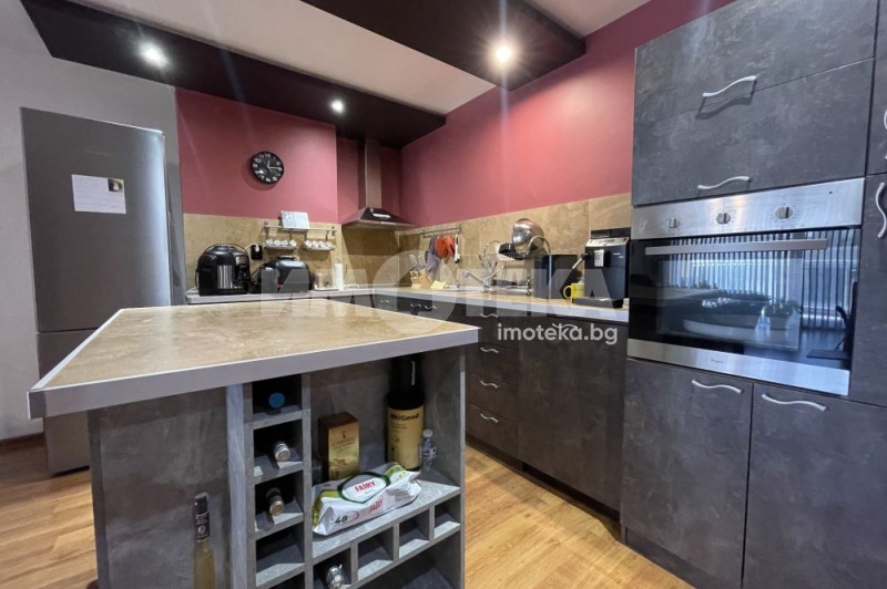 Продава  3-стаен град Пловдив , Кършияка , 128 кв.м | 76962437 - изображение [2]
