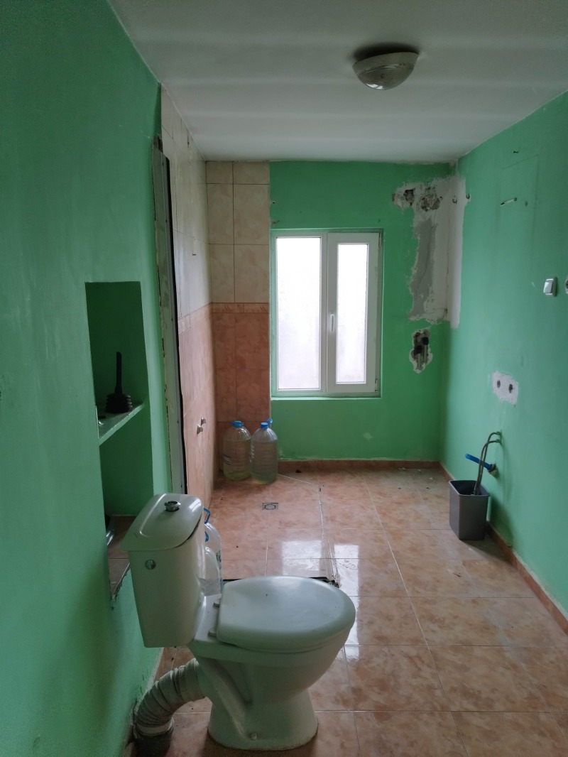 Продава КЪЩА, с. Жребино, област Ямбол, снимка 9 - Къщи - 53005479