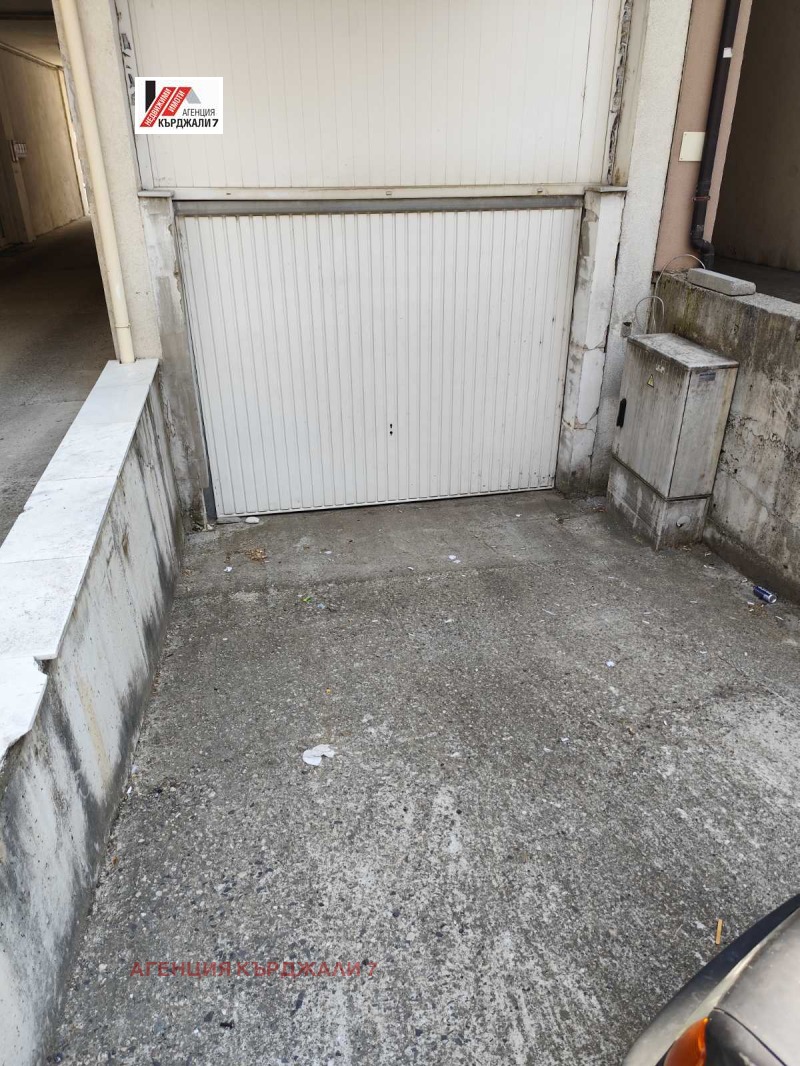 Продава  Паркомясто град Кърджали , Възрожденци , 240 кв.м | 19084234 - изображение [8]