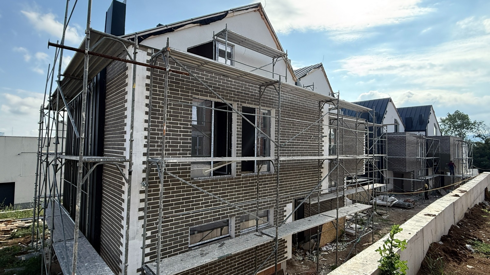 Продава КЪЩА, гр. София, в.з.Малинова долина, снимка 2 - Къщи - 54685322