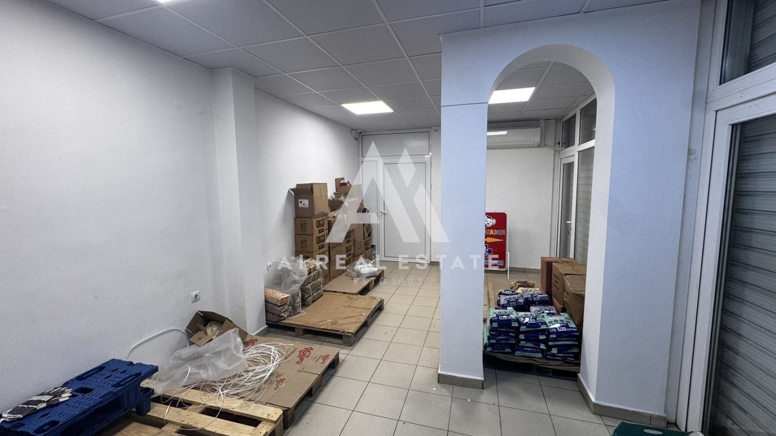 Продава МАГАЗИН, гр. Плевен, Широк център, снимка 15 - Магазини - 53857122