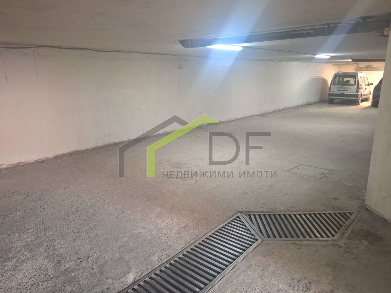 Продава ГАРАЖ, ПАРКОМЯСТО, гр. Варна, Бриз