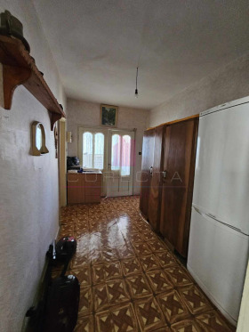 Casa Dve mogili, regione Ruse 12