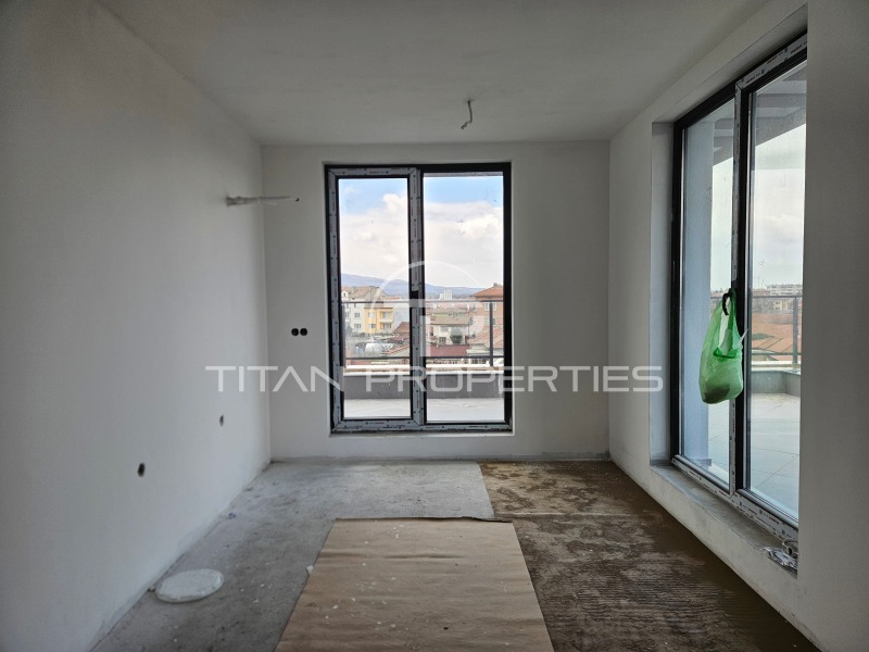Eladó  2 hálószobás Plovdiv , Komatevo , 221 négyzetméter | 51732218