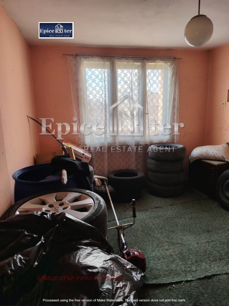 Продава ЕТАЖ ОТ КЪЩА, гр. Перник, Църква, снимка 6 - Етаж от къща - 53121410