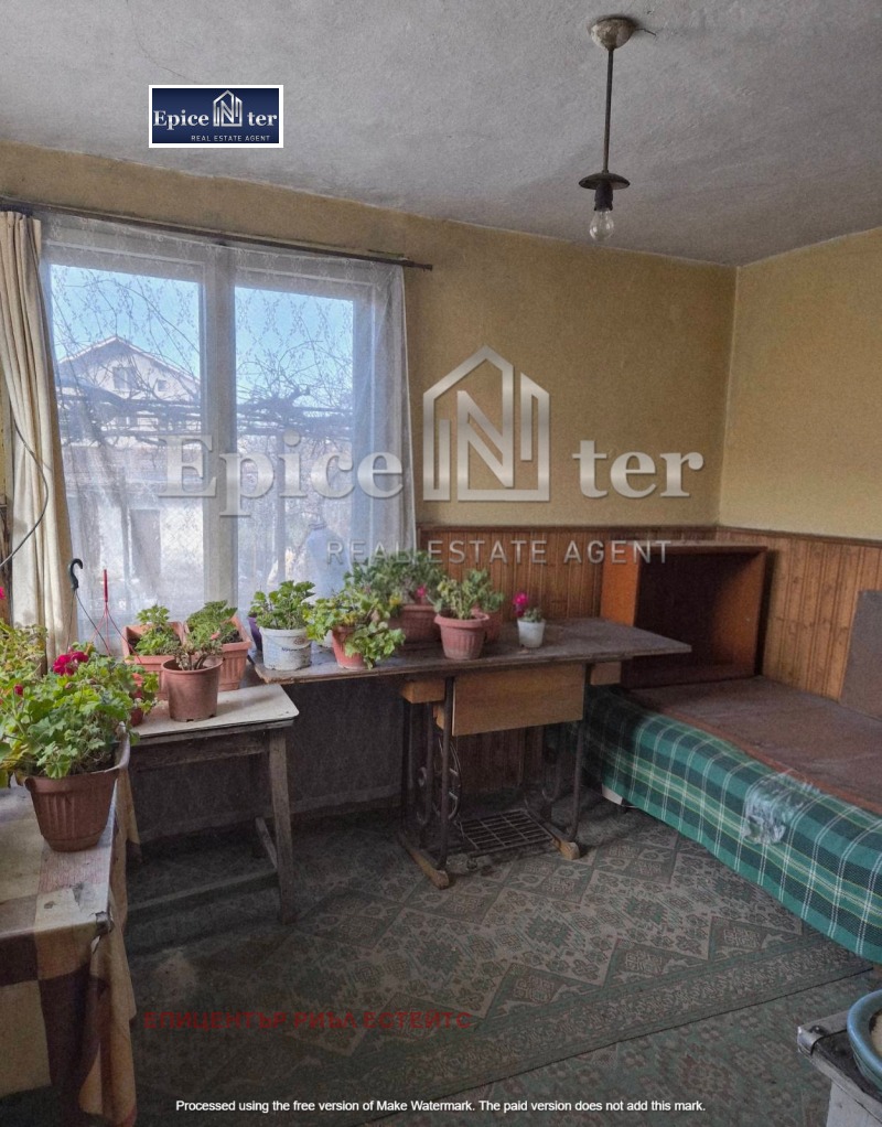 Продава ЕТАЖ ОТ КЪЩА, гр. Перник, Църква, снимка 8 - Етаж от къща - 53121410