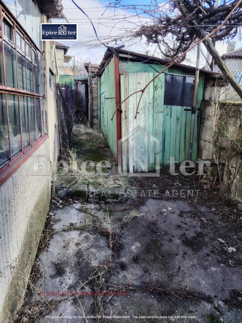 Продава ЕТАЖ ОТ КЪЩА, гр. Перник, Църква, снимка 9 - Етаж от къща - 53121410