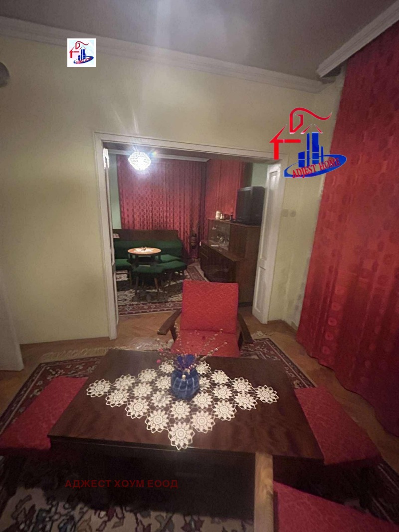 Продава ЕТАЖ ОТ КЪЩА, гр. Шумен, Математическа гимназия, снимка 2 - Етаж от къща - 53388536