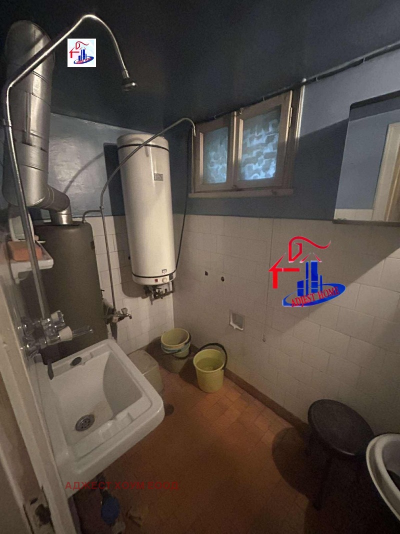 Продава ЕТАЖ ОТ КЪЩА, гр. Шумен, Математическа гимназия, снимка 8 - Етаж от къща - 53388536