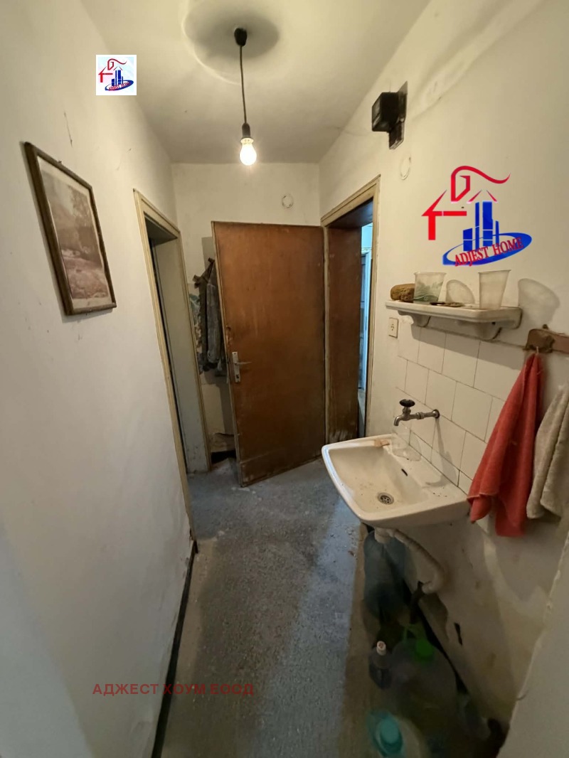 Продава ЕТАЖ ОТ КЪЩА, гр. Шумен, Математическа гимназия, снимка 16 - Етаж от къща - 53388536