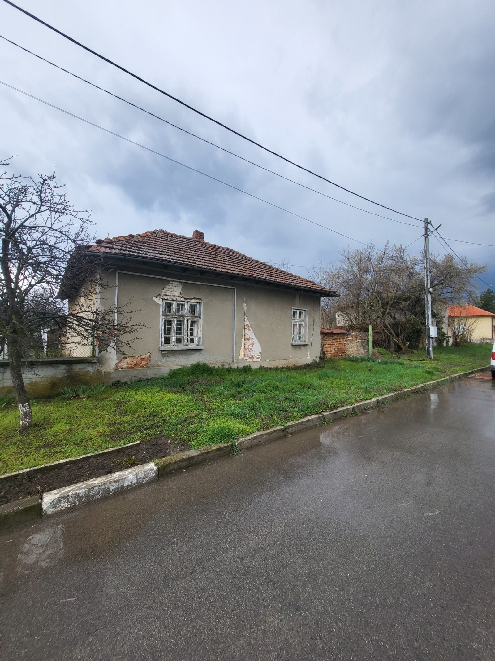 Продава КЪЩА, гр. Пордим, област Плевен, снимка 2 - Къщи - 54376061