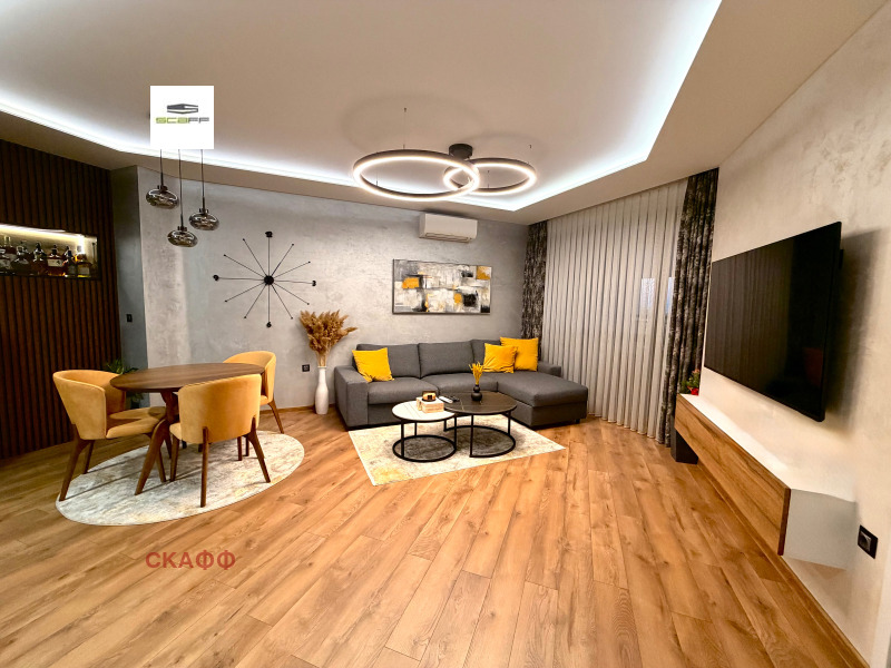 Продава 2-СТАЕН в град Пловдив, Младежки Хълм - 82 кв.м / 240 000 € » 469 399.20 лв., СКАФФ