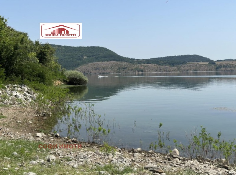Продава ПАРЦЕЛ в област Кърджали, с. Гняздово - 400 кв.м / 40 000 € » 78 233.20 лв., СОФИ ИМОТИ