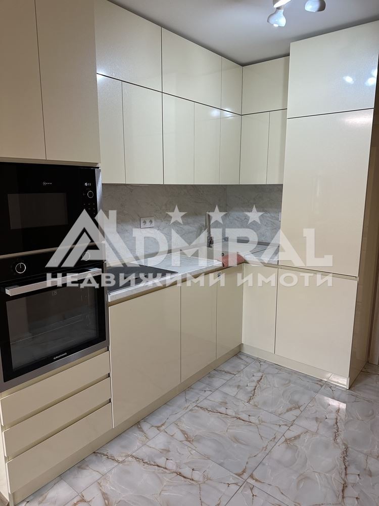 Продава  3-стаен град Сливен , Център , 100 кв.м | 54360801