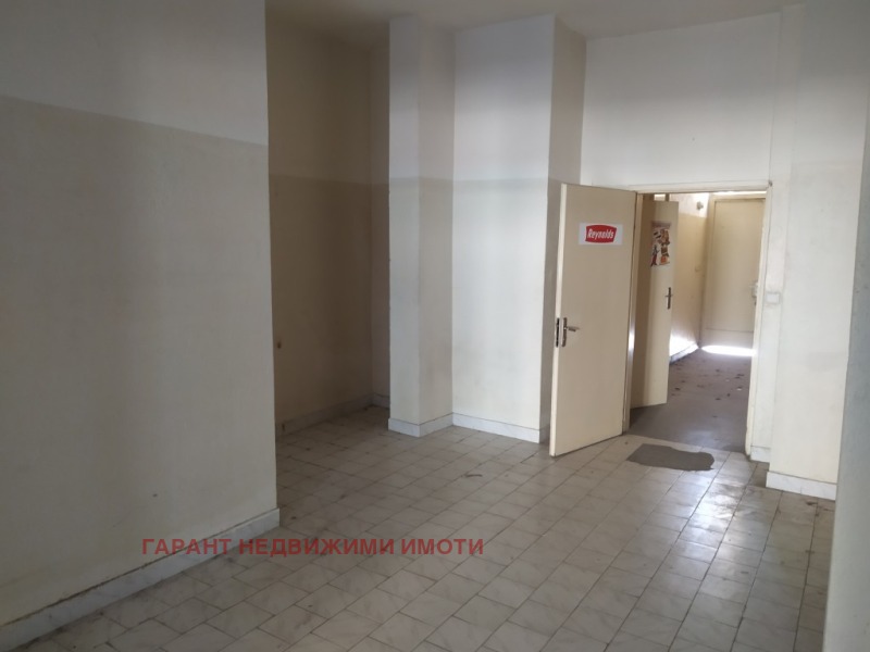 Продава МАГАЗИН, гр. Габрово, Дядо Дянко, снимка 2 - Магазини - 52151795