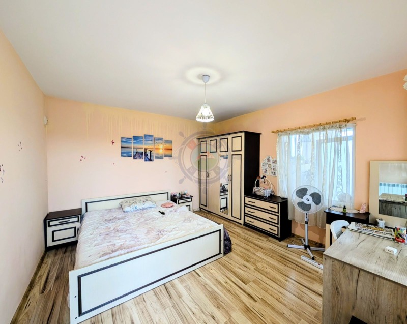 Продава КЪЩА, гр. Варна, Галата, снимка 2 - Къщи - 53442957