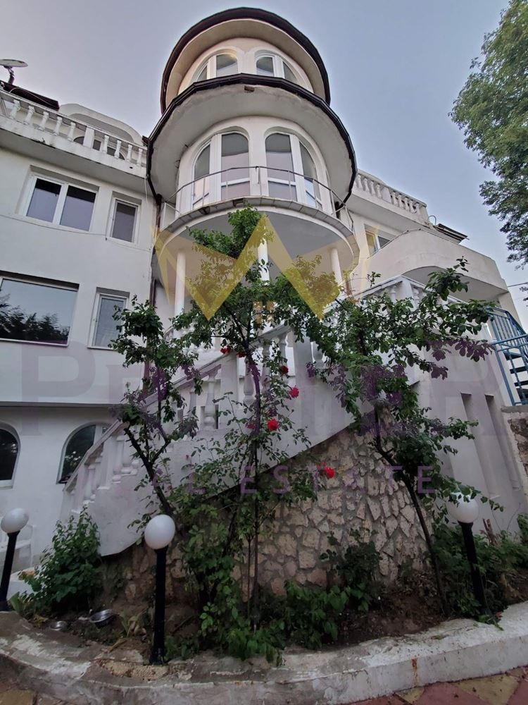Продава  Къща град Варна , Бриз , 635 кв.м | 24392420 - изображение [2]