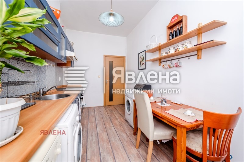 Продава 4-СТАЕН, гр. София, Център, снимка 10 - Aпартаменти - 48119431