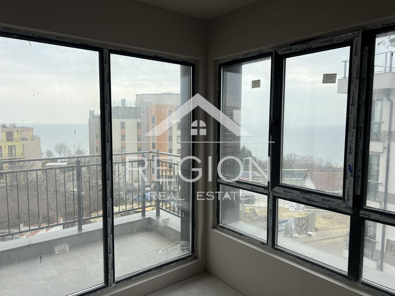 Продава 3-СТАЕН, гр. Варна, м-т Ален мак, снимка 3 - Апартаменти - 53969612