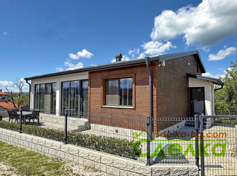 Продава КЪЩА в град Габрово, Тлъчници - 250 кв.м / 297 000 € » 580 881.51 лв., СДЕЛКА