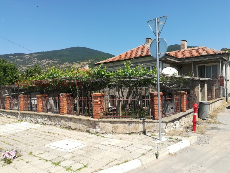 Продава КЪЩА, гр. Шивачево, област Сливен